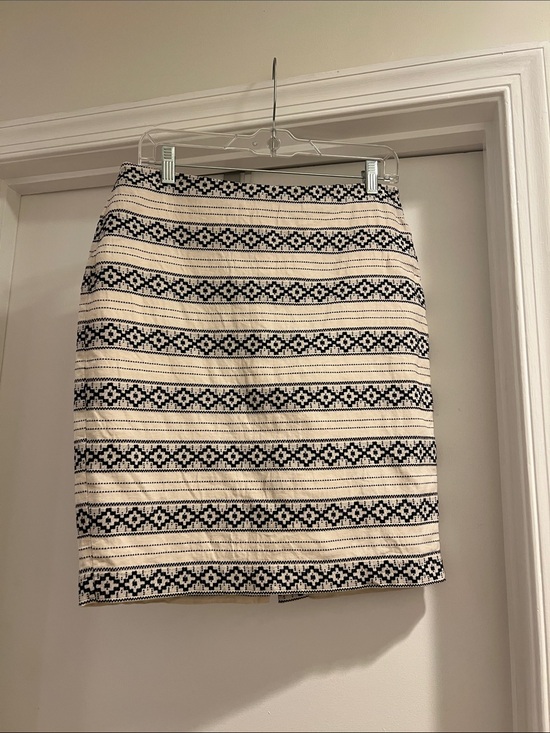 Ann Taylor Dresses & Skirts - Ann Taylor Cream and Black Striped Geo Knit Pencil Skirt
